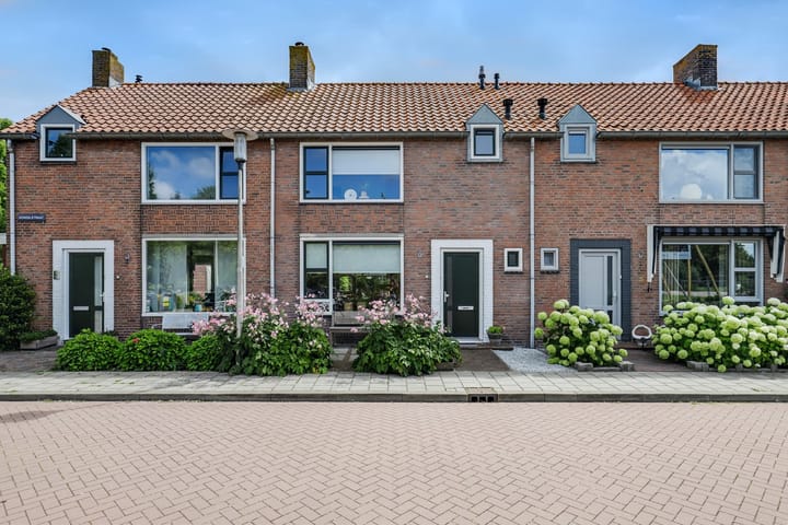 Photo 1 of Schoolstraat 3