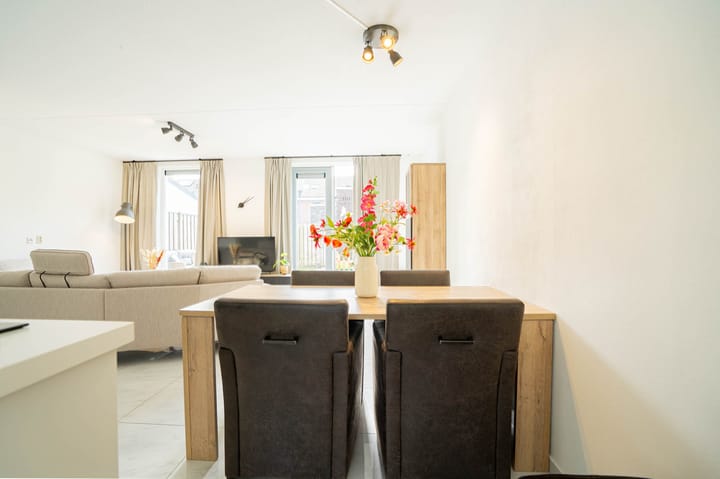 Foto 12 van Wezelplein 19