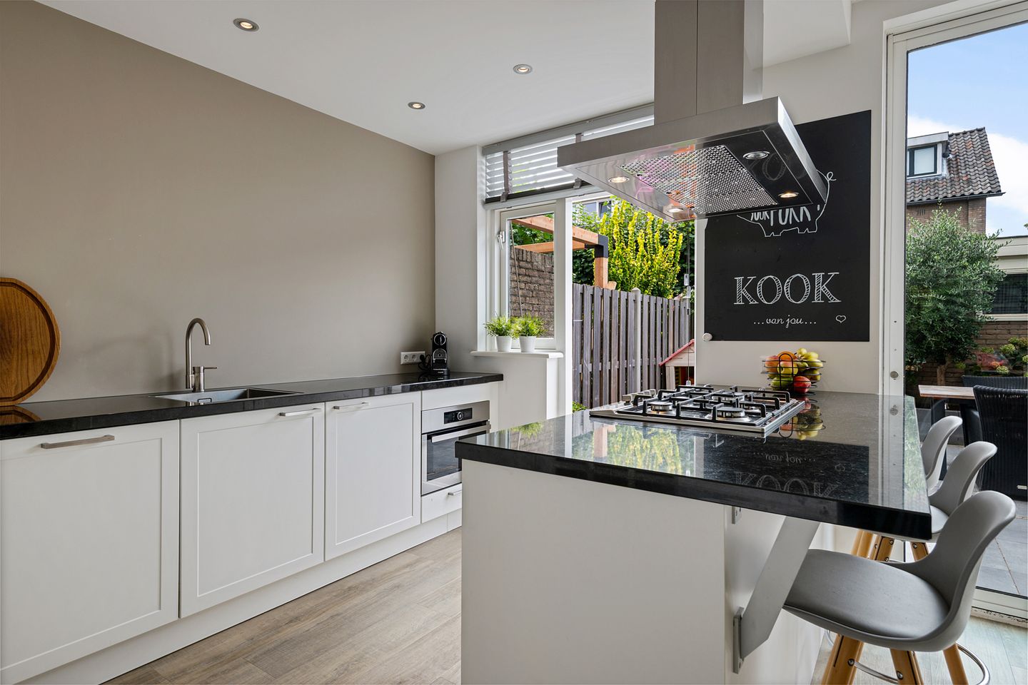 Foto 10 van Troelstralaan 18