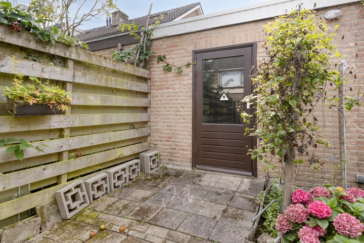 Photo 28 of Meeuwenstraat 6