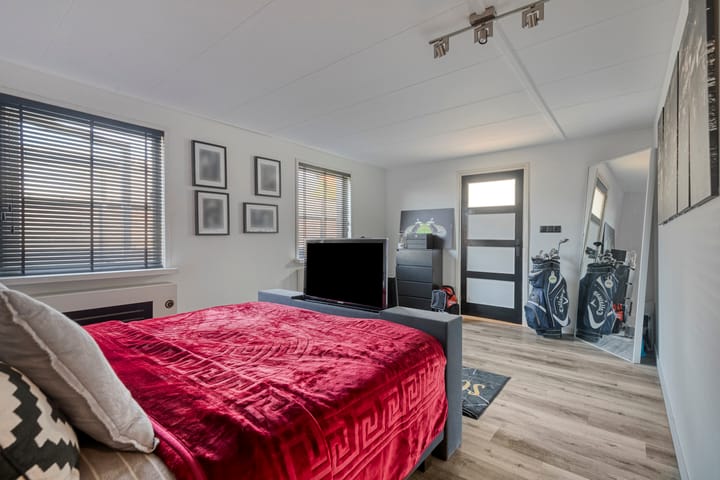 Photo 23 of Voorstraat 112