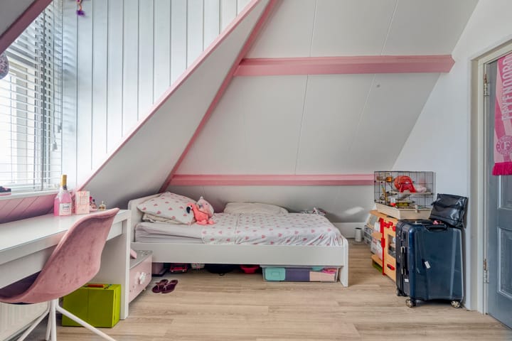 Photo 27 of Voorstraat 112