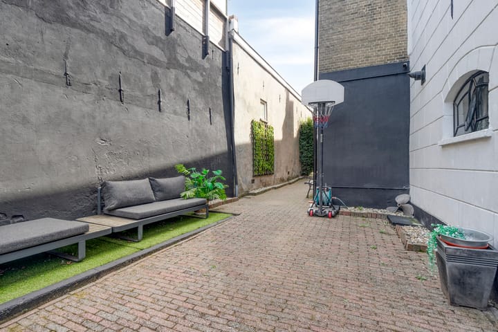 Photo 31 of Voorstraat 112