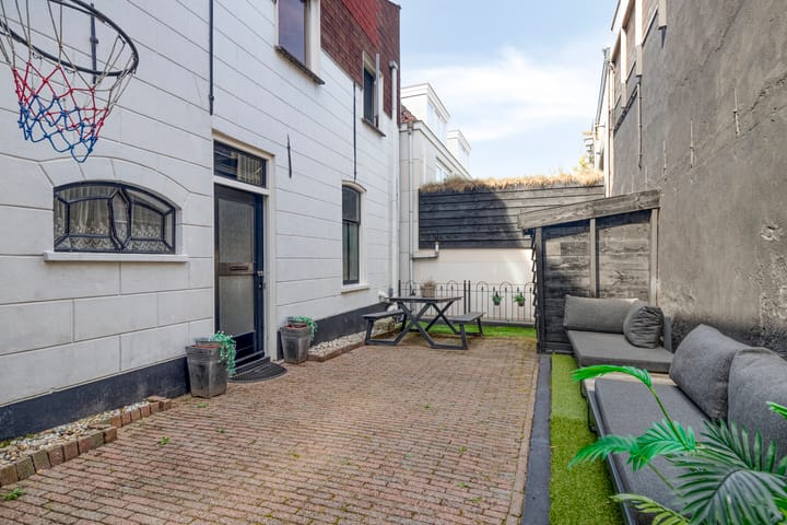 Photo 32 of Voorstraat 112