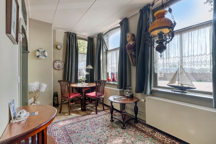 Photo 38 of Voorstraat 112