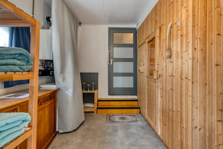 Photo 44 of Voorstraat 112