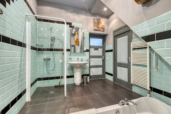 Photo 49 of Voorstraat 112