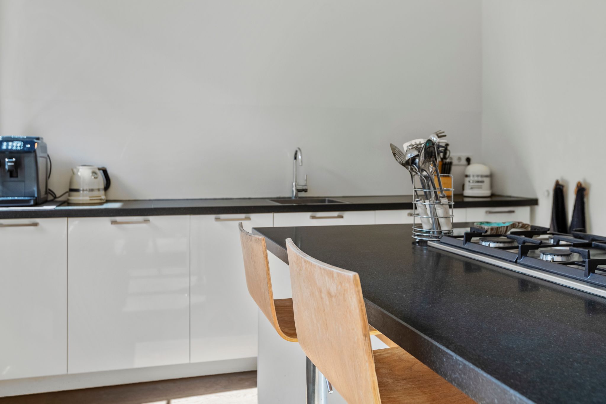 Photo 12 of Admiraal De Ruijterweg 405