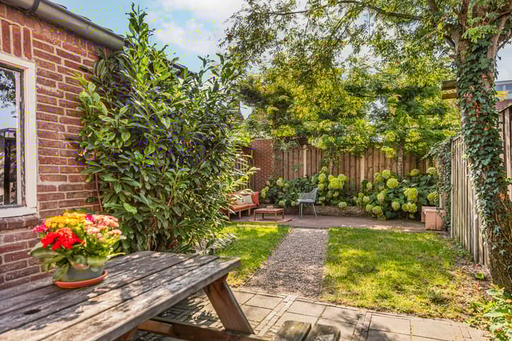 Foto 27 van Esdoornstraat 13