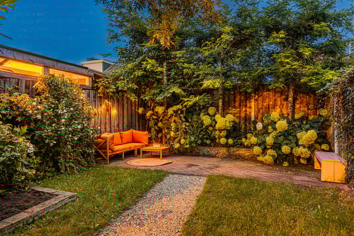 Foto 28 van Esdoornstraat 13