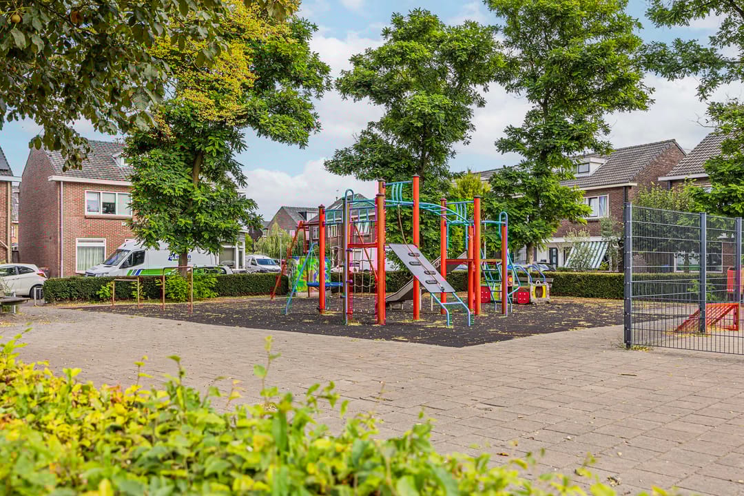 Foto 32 van Esdoornstraat 13