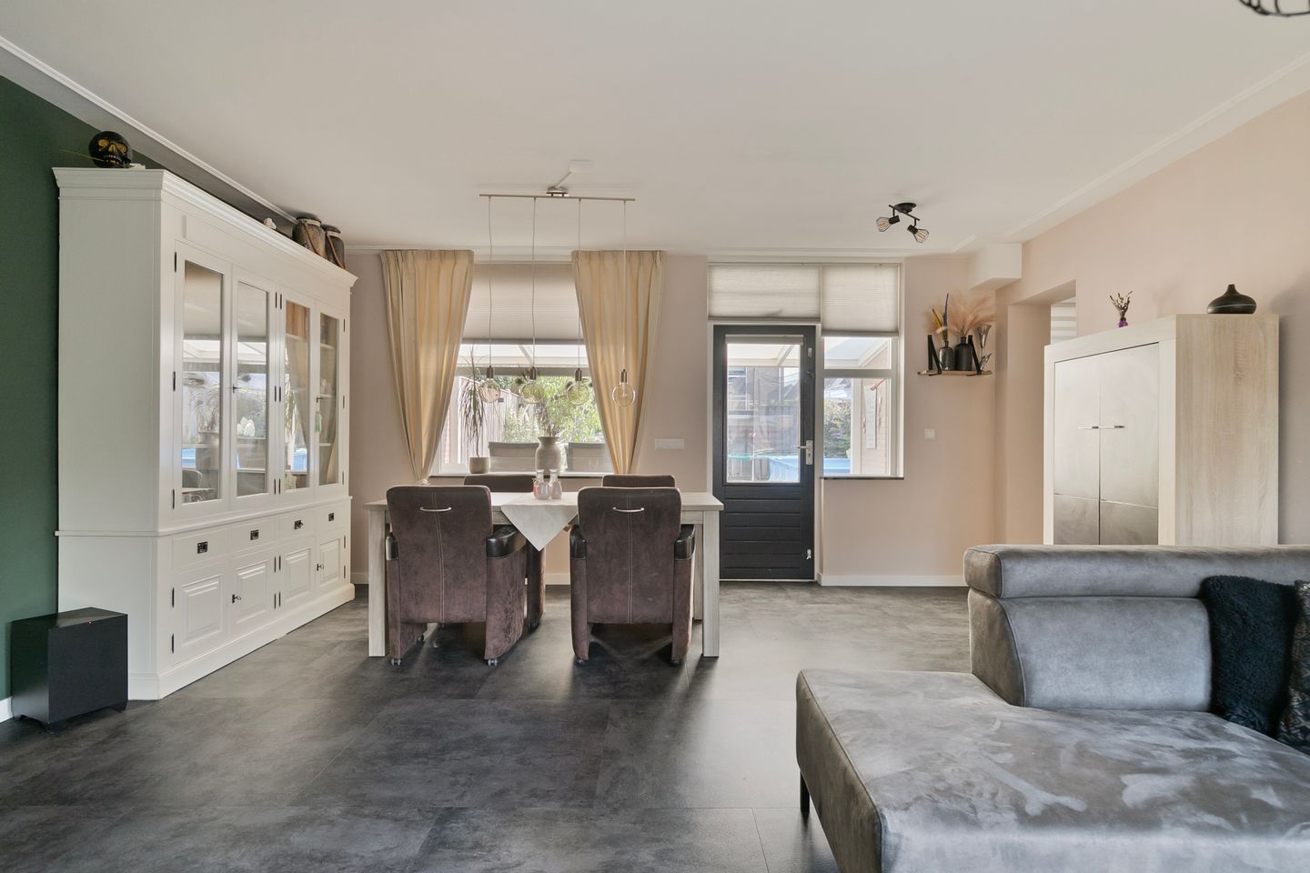 Photo 10 of Spuistraat 12