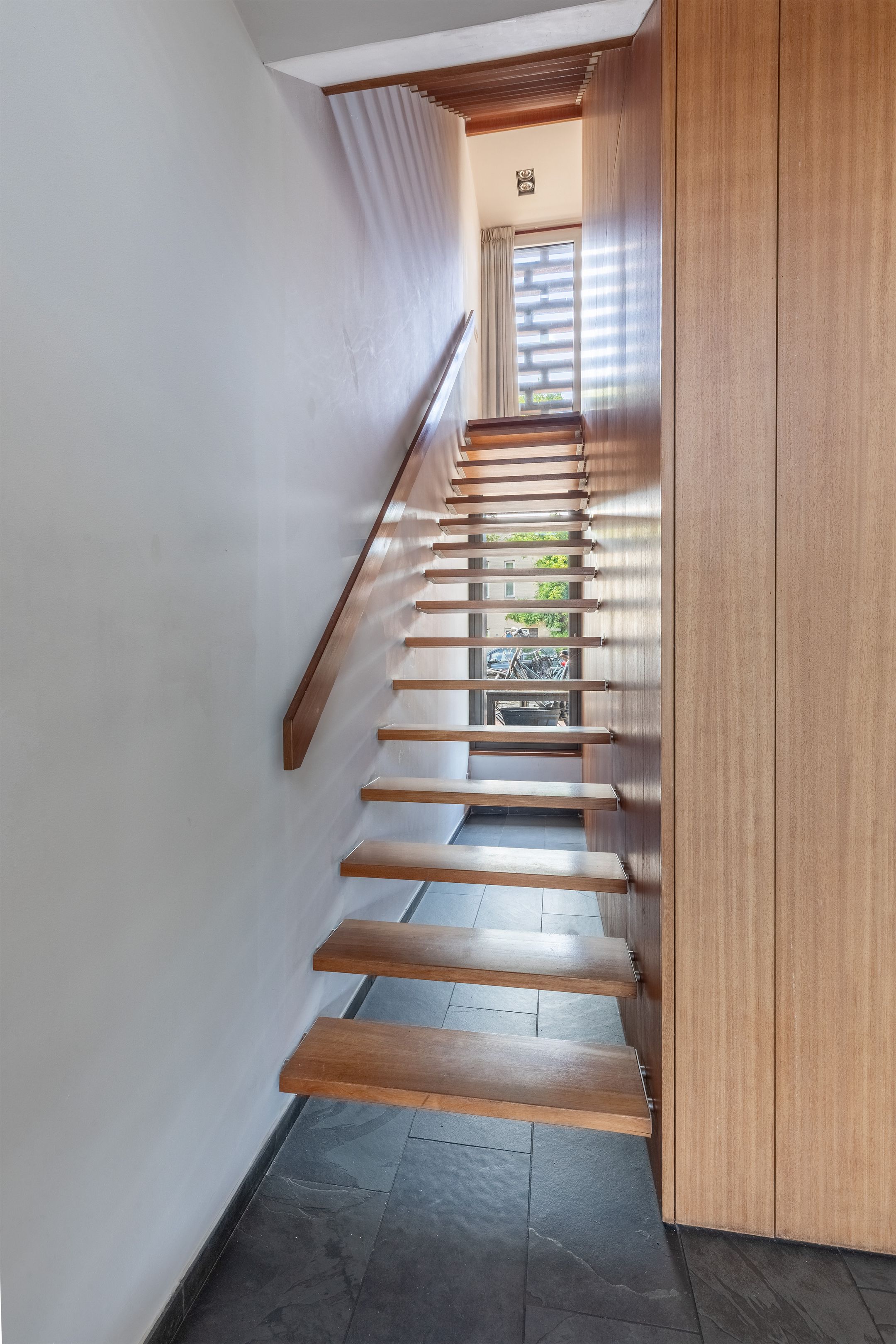 Foto 12 van Edmond Halleylaan 52