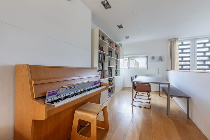 Photo 16 of Edmond Halleylaan 52