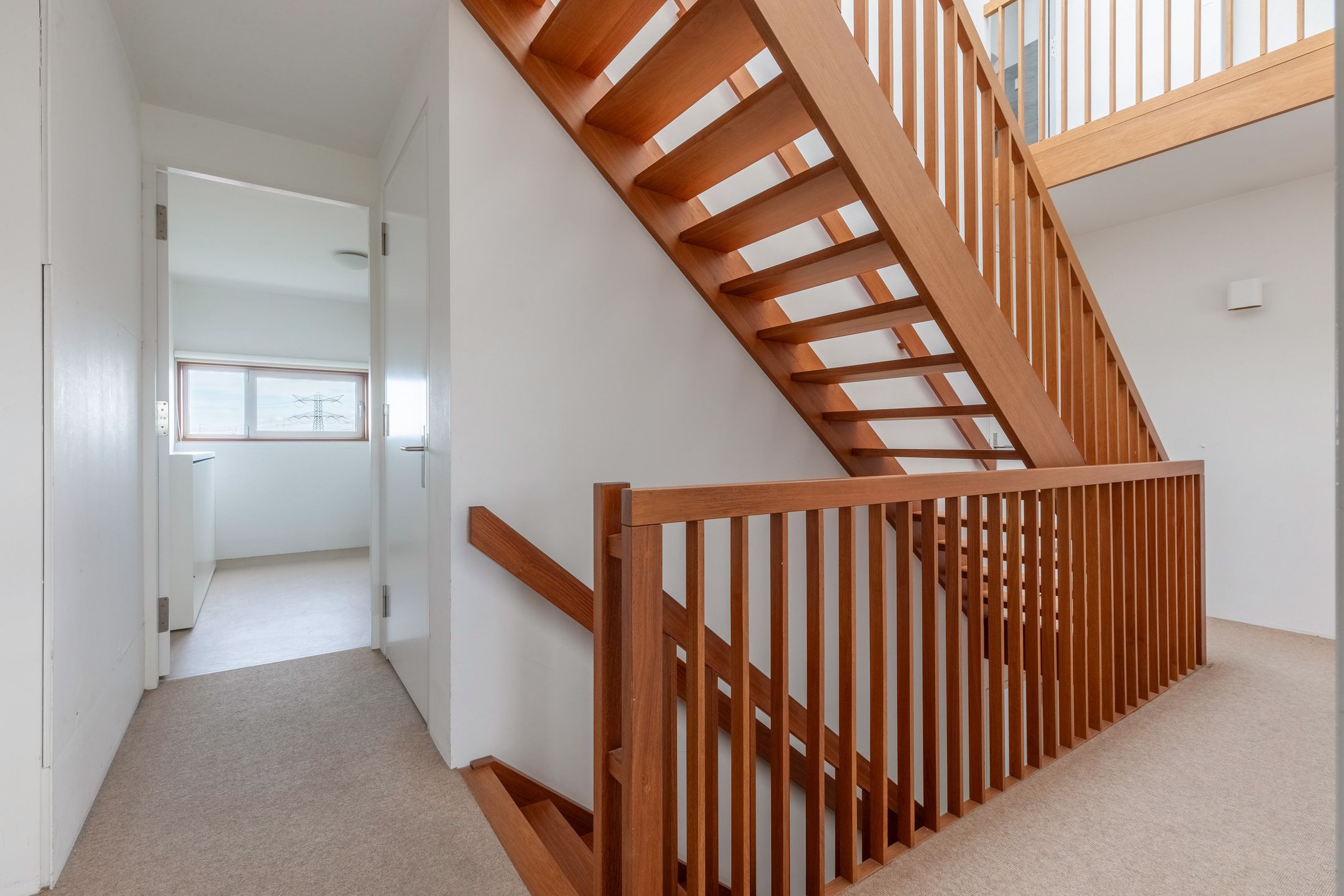 Foto 33 van Edmond Halleylaan 52