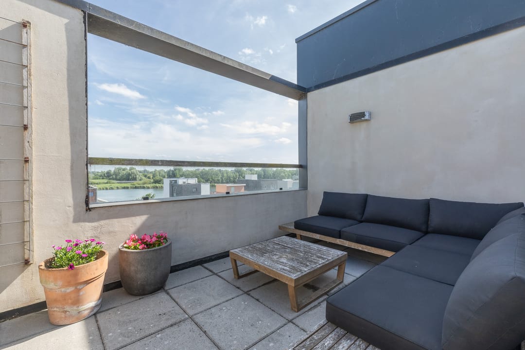 Foto 43 van Edmond Halleylaan 52