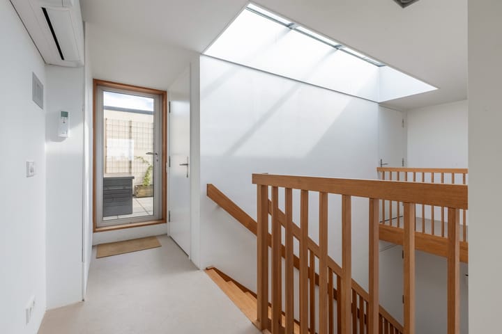 Photo 44 of Edmond Halleylaan 52