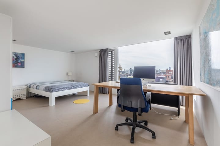 Photo 46 of Edmond Halleylaan 52