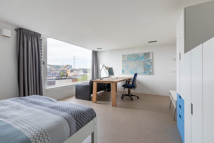 Photo 47 of Edmond Halleylaan 52