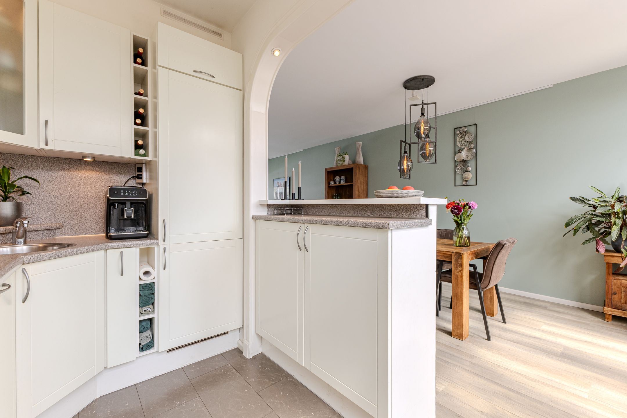 Photo 9 of Duinvlietstraat 66