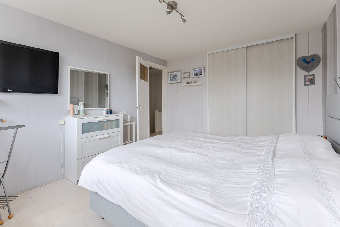 Photo 20 of Duinvlietstraat 66