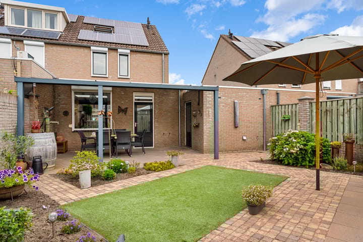 Foto 42 van Lisdodde 8