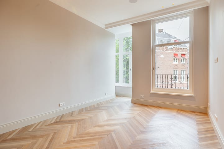 Photo 4 of Koninginneweg 41-1