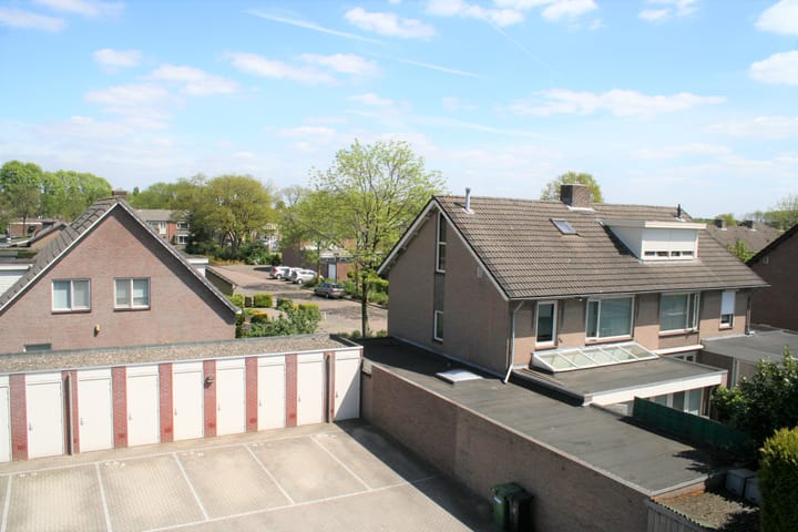 Photo 12 of Burgemeester Magneestraat 65-B
