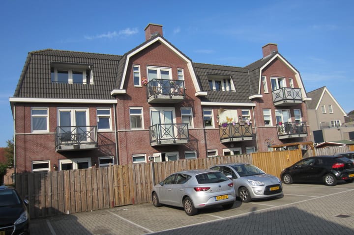 Photo 15 of Burgemeester Magneestraat 65-B