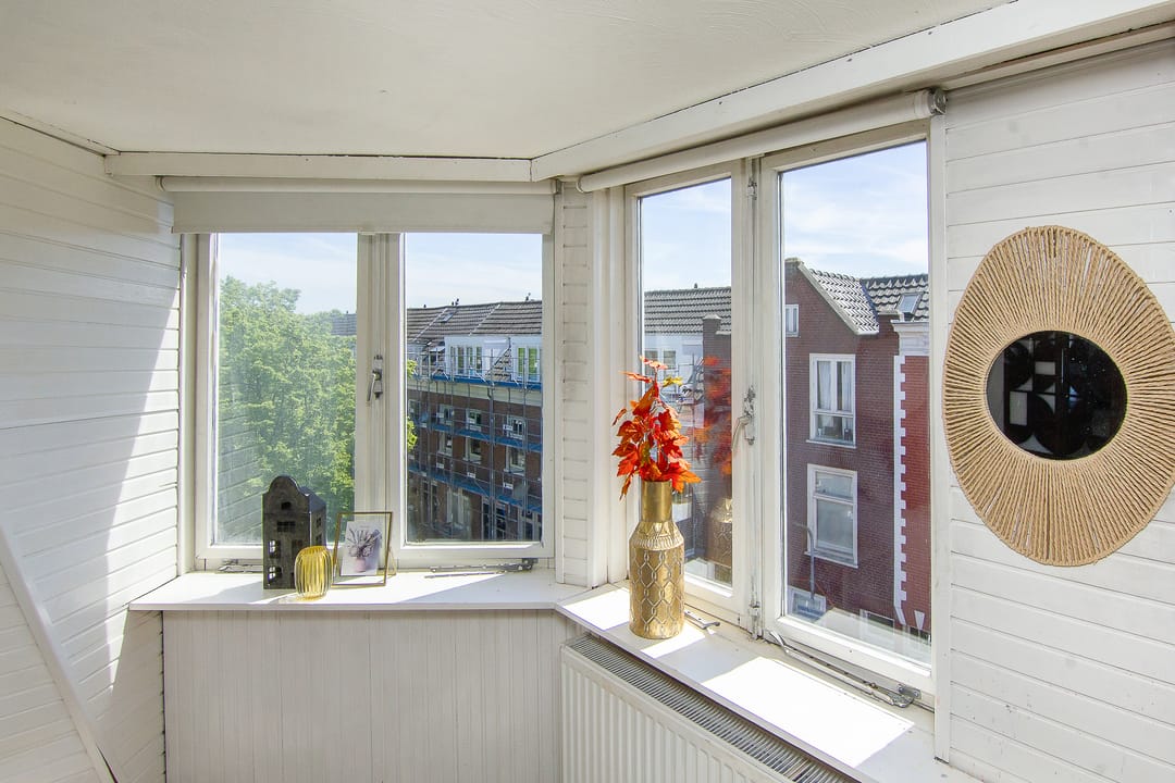 Photo 23 of Linschotenstraat 27-RD