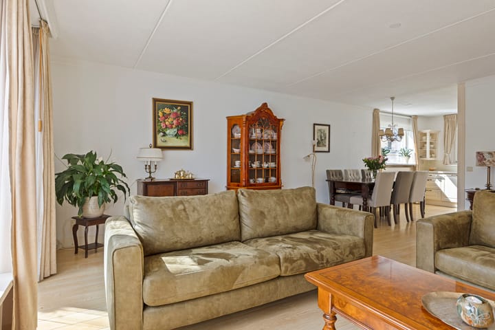 Foto 3 van Uilvlinder 25