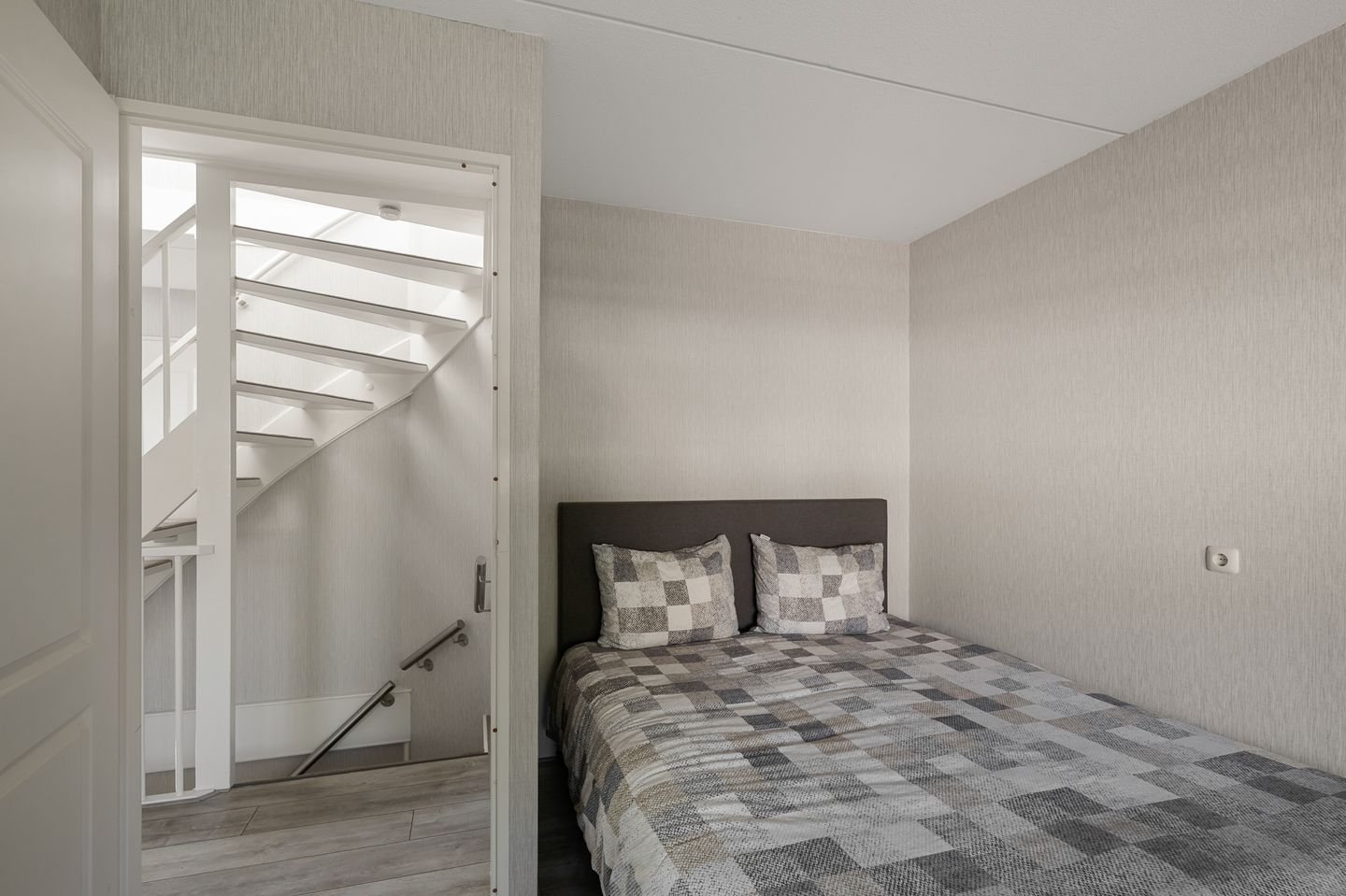 Foto 34 van Glenn Millerstraat 15