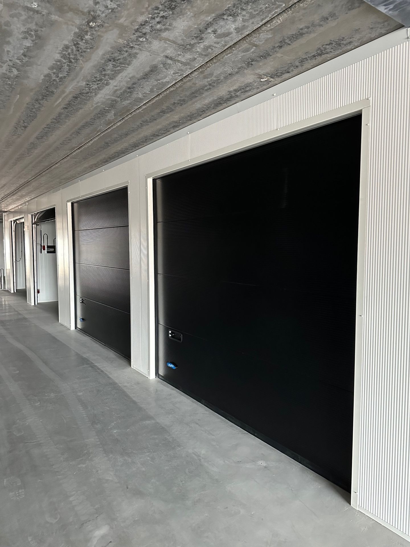 View photo 2 of Industrieweg 67-69