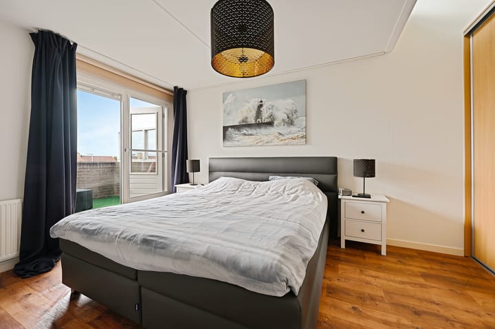 Photo 4 of Zandeveltplein 27