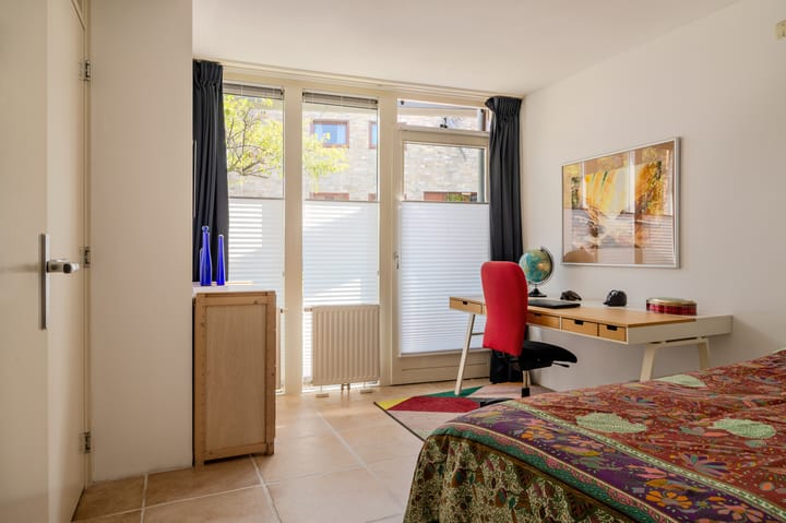 Foto 23 van L. Springerstraat 95