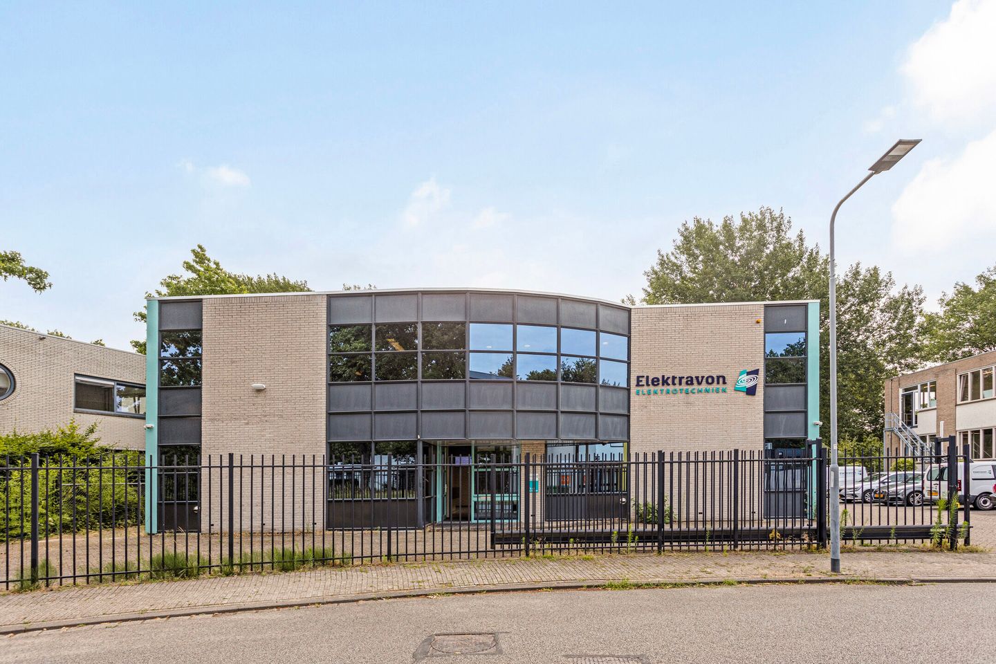 View photo 2 of Paardeweide 14