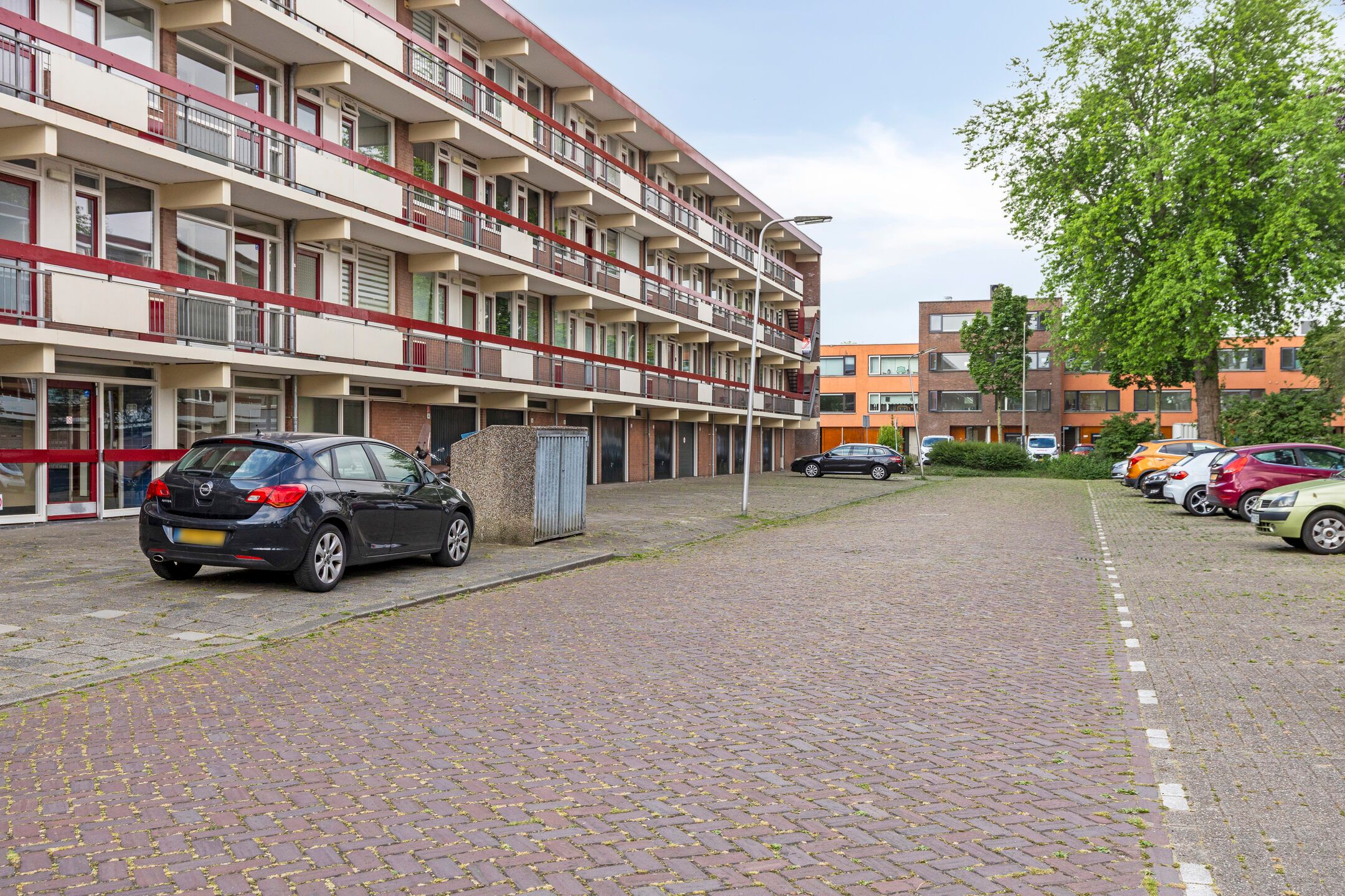 Photo 27 of Chrysantstraat 46