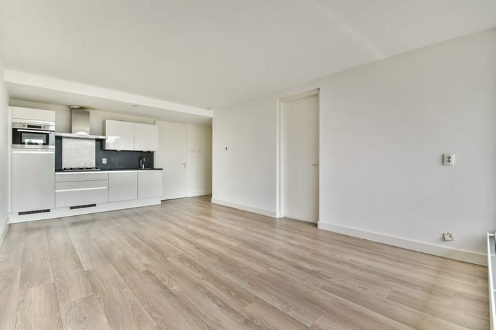 Photo 8 of Rijswijkstraat 15