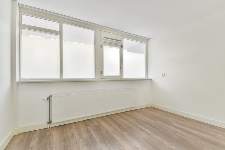 Photo 12 of Rijswijkstraat 15