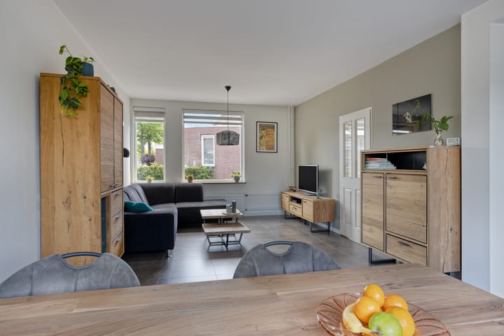 Foto 9 van Lyonhof 27