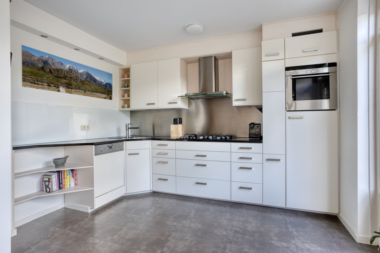 Foto 10 van Lyonhof 27