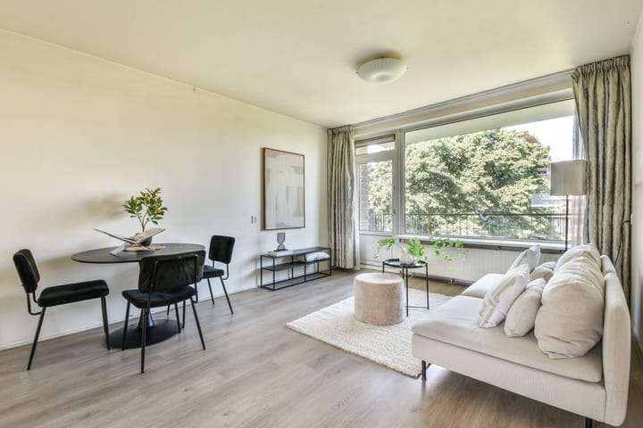 Foto 2 van Mr. G. Groen van Prinstererlaan 229