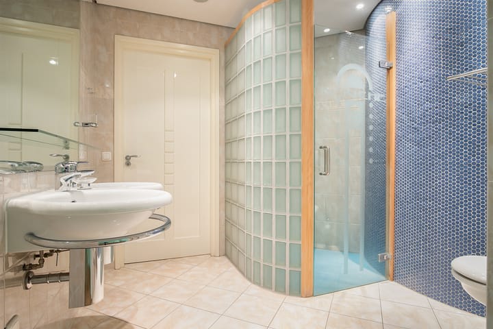 Foto 19 van Leenderweg 166