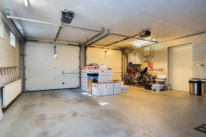 Foto 42 van Leenderweg 166