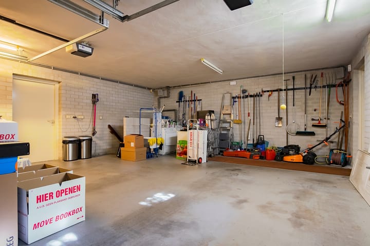 Foto 43 van Leenderweg 166