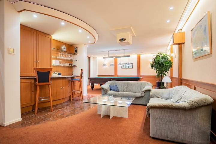 Foto 48 van Leenderweg 166