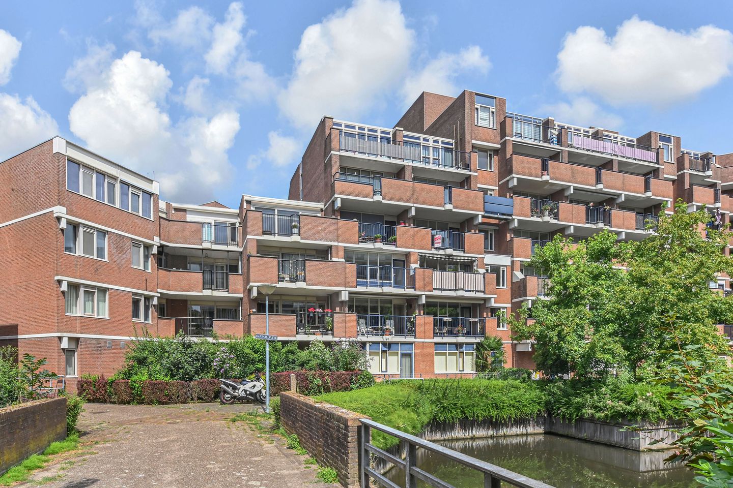 Foto 1 van Marshallplein 196