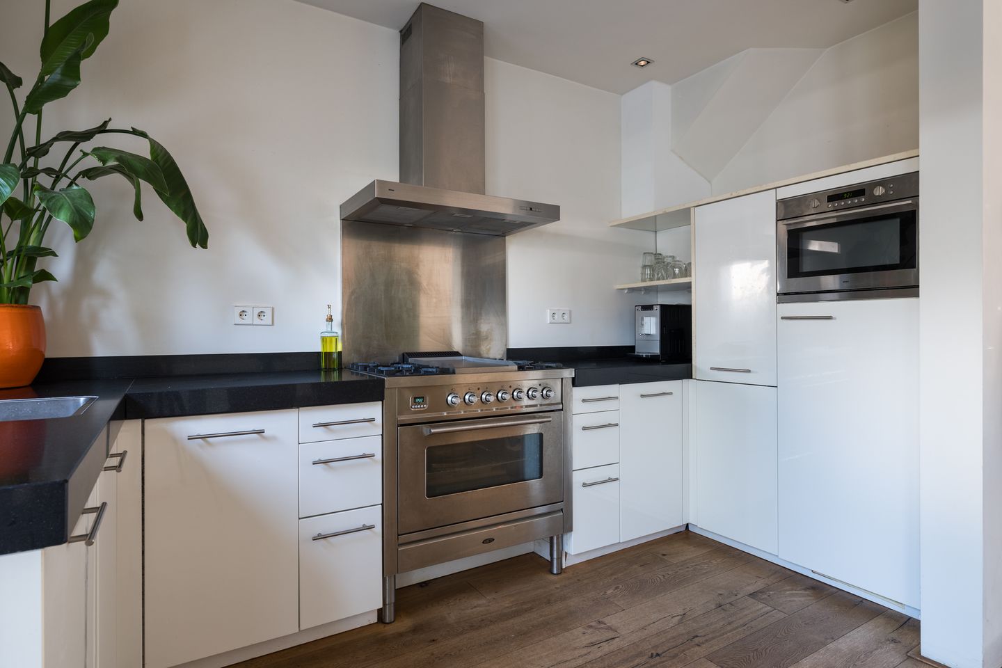 Photo 5 of Laan van Nieuw-Guinea 58