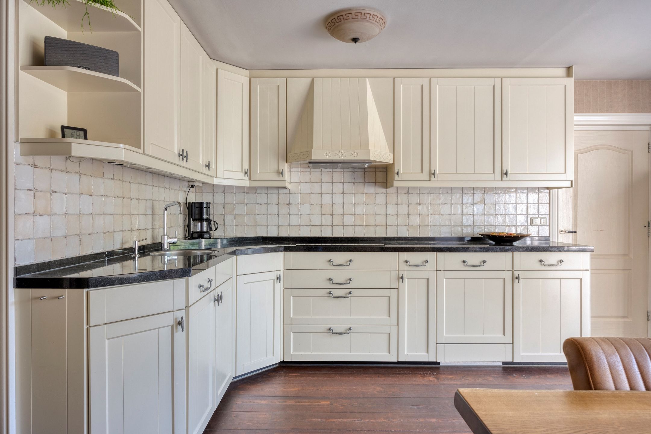 Foto 24 van Manusveert 110