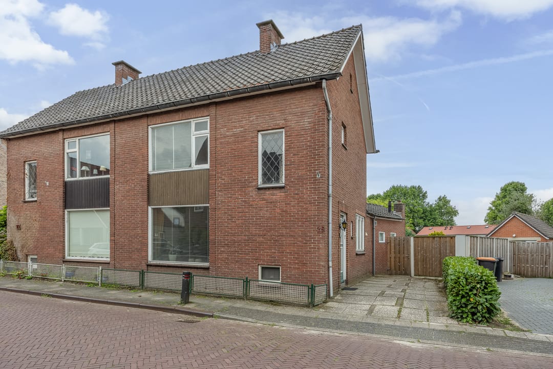 Photo 1 of Huurnestraat 25